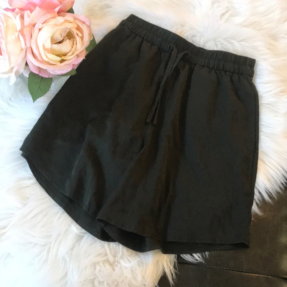 Lululemon Shorts - Picture 5 of 6